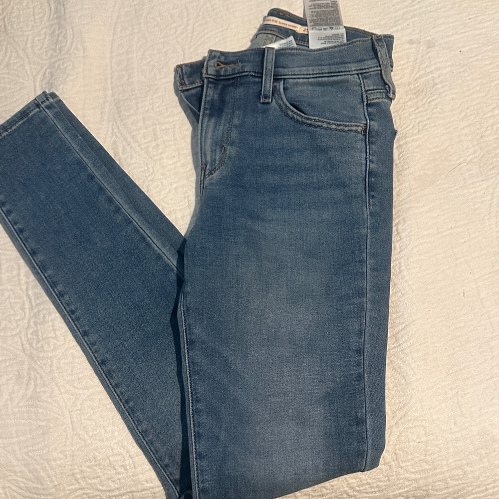 Levi's Women's Skinny Jeans in Blue